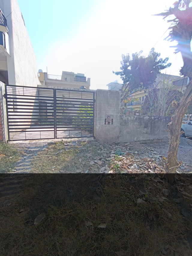 200 Gaz Park-Facing Plot for Sale in Mohali